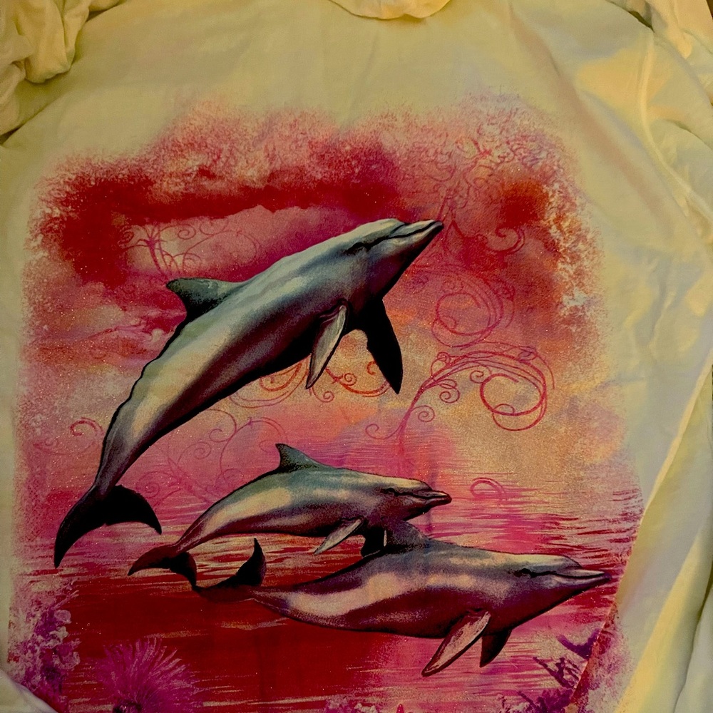 New Seaworld Girls large sweatshirt